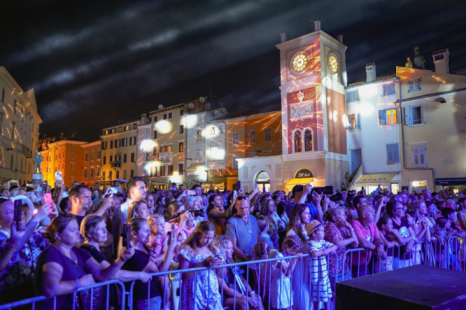 Besplatan koncert: Večeras u Rovinju nastupa najbolji europski tribute bend Pink Floyda