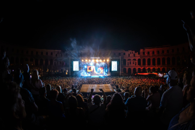 Dugovječnost u punom sjaju: Parni Valjak održao veličanstveni koncert u prepunoj pulskoj Areni
