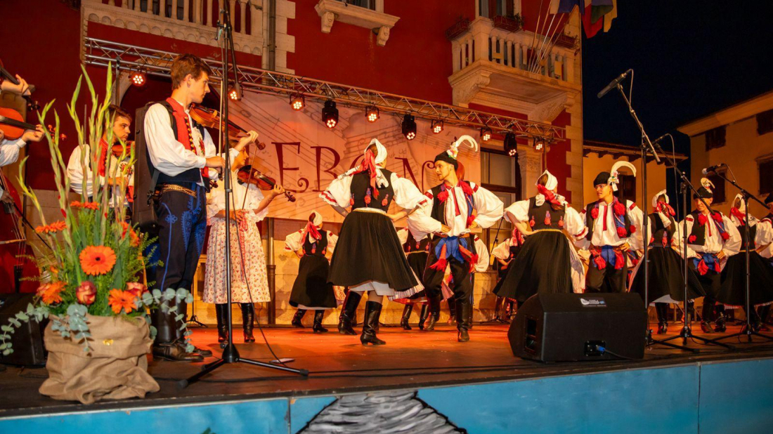 Na Međunarodnom festivalu folklora u Vodnjanu nastupa 10 skupina iz Portugala, Italije, Makedonije i Hrvatske