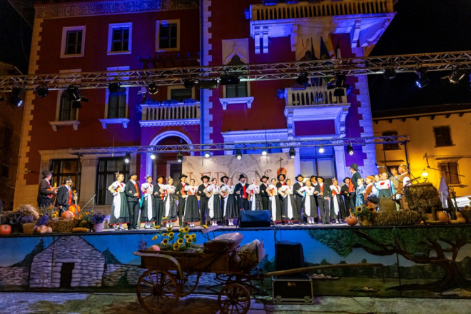 U veselom ozračju protekla druga večer Međunarodnog festivala folklora ''Leron''