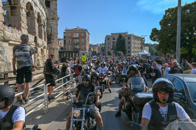 U Puli započeo poznati moto susret Croatia Bike Week, u subotu se očekuje defile kroz grad!