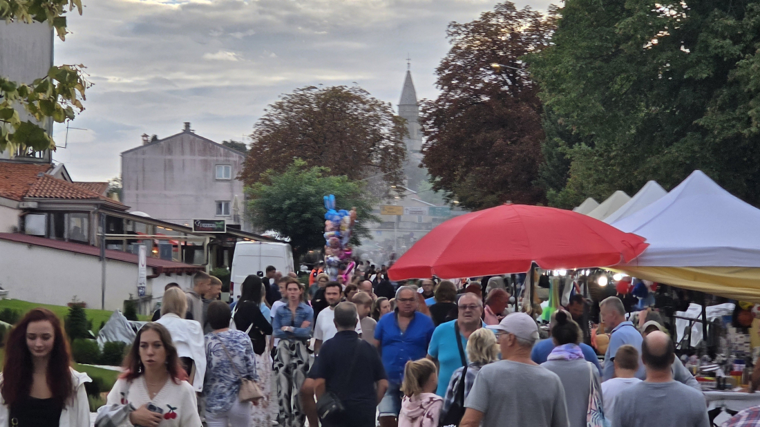 FOTO: Tradicionalna Bartulja okupila tisuće ljudi, ali cijene iznenadile posjetitelje