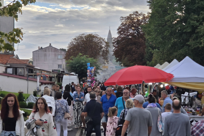 FOTO: Tradicionalna Bartulja okupila tisuće ljudi, ali cijene iznenadile posjetitelje