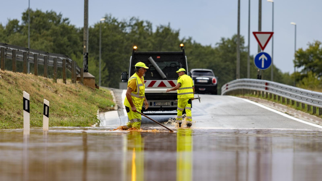 VIŠE OD 180 INTERVENCIJA: Poplave i na Istarskom ipsilonu, neke ceste zatvorene su za promet!