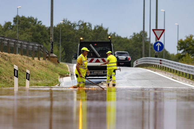 VIŠE OD 180 INTERVENCIJA: Poplave i na Istarskom ipsilonu, neke ceste zatvorene su za promet!