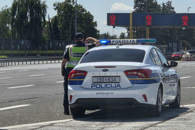 Rovinj: Ovog petka policija kontrola korištenja mobitela i sigurnosnog pojasa!