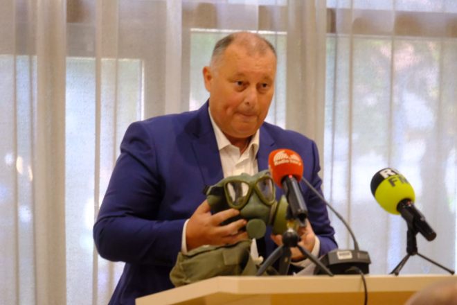 Crnobori na Skupštini izvadio gas masku, Flego uvodi nova pravila!