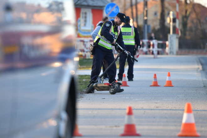 Opasan pad u Puli: 50-godišnjak teško stradao na romobilu