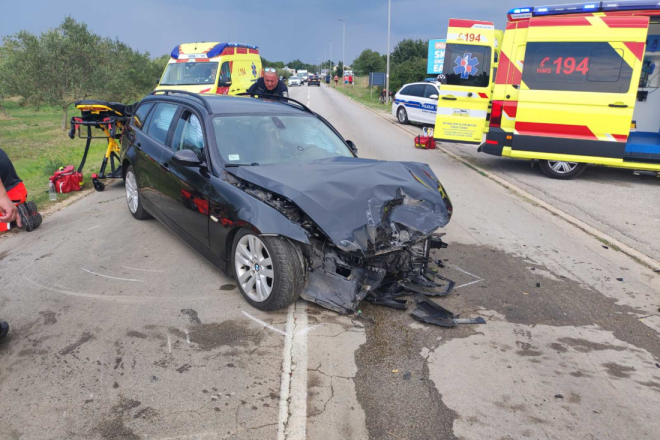 Pijan i bez vozačke dozvole sletio s ceste pa završio u pulskoj bolnici