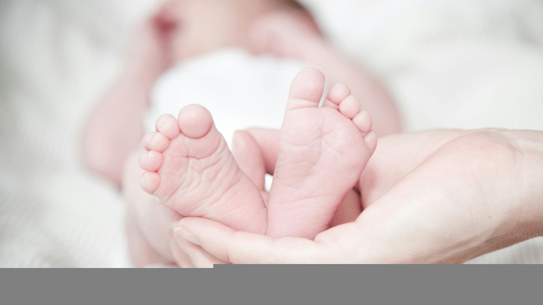 Tonus mišića kod beba: Kako prepoznati na vrijeme niski, povišeni i fluktuirajući tonus?