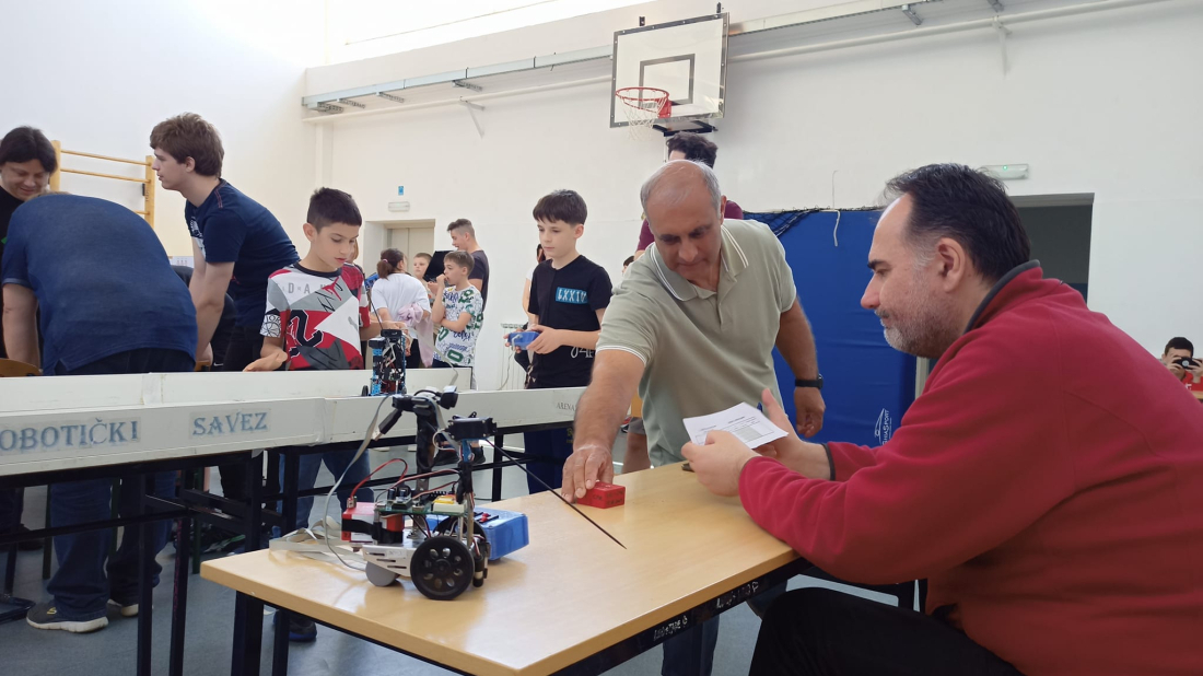Društvo za robotiku Istra ovog vas četvrtka poziva na Dan otvorenih vrata