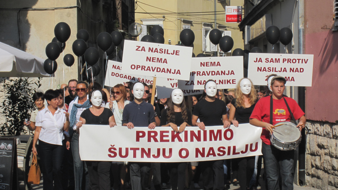 Pula obilježava Nacionalni dan borbe protiv nasilja nad ženama tradicionalnim mimohodom