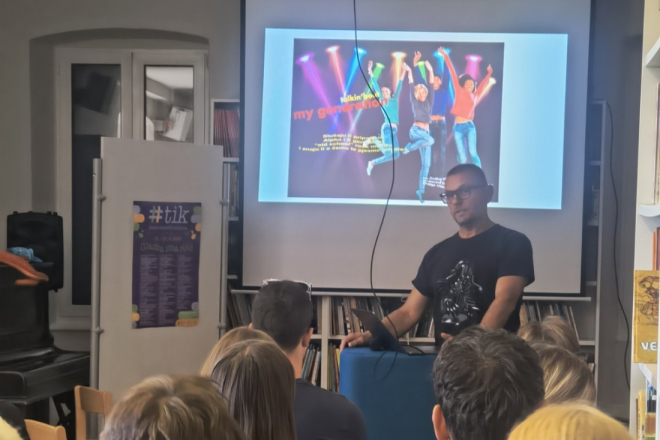 „Glazba ima riječ“: Rovinjski srednjoškolci otkrivali poruke old school rocka