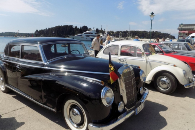 TRKA OLDTIMERA PO STAROM GRADU Posljednji Mercedes iz 1932. na svijetu stiže večeras u Rovinj!