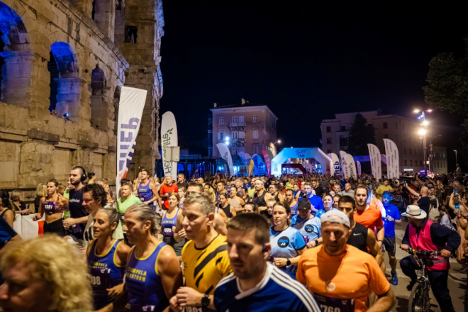 FOTO: Tisuće trkača utrčalo u čarobni cilj Arene na 7. Pula Marathonu