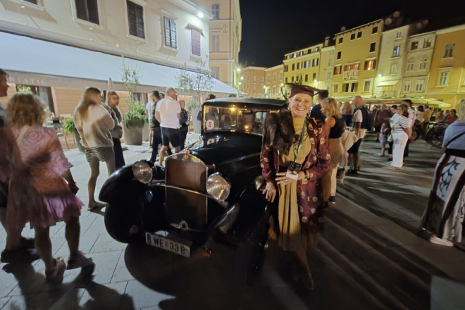 Noćni kup sv. Eufemije: Oldtimeri oživjeli Stari grad, raritetni Mercedes iz 1932. bio zvijezda večeri