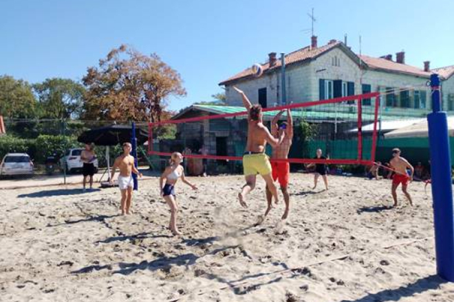Devet ekipa iz Istre na turniru u odbojci na pijesku u Rovinju, evo tko je pobijedio