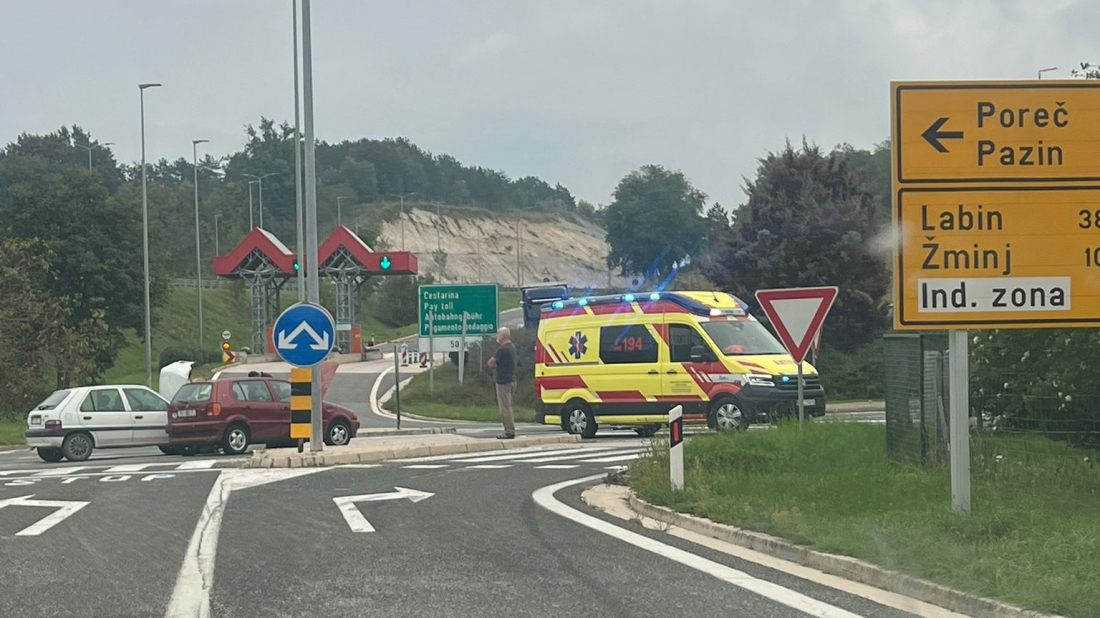 Foto: Prometna nesreća na izlazu s Ipsilona kod Pazina