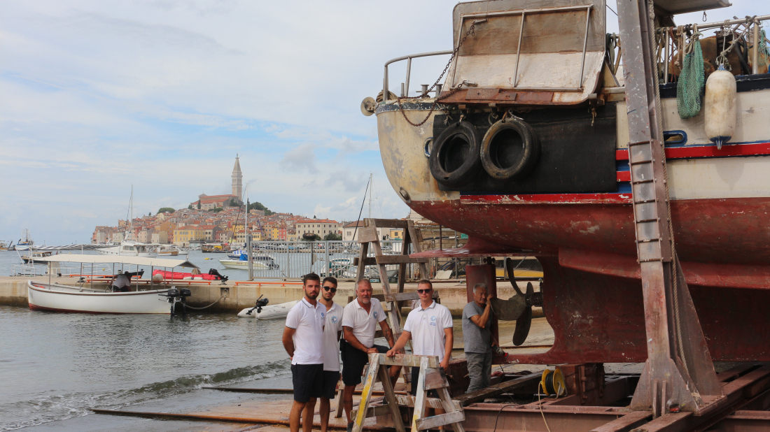 U rovinjskom škveru prva brodica na popravku u zimskoj sezoni! Lučka uprava Rovinj planira novi karel i širi kapacitete
