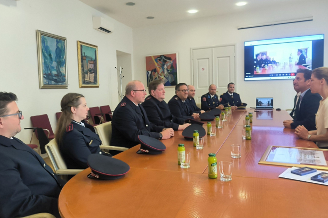 Foto: Obilježena 10. godišnjica suradnje rovinjskih i leonberških vatrogasaca