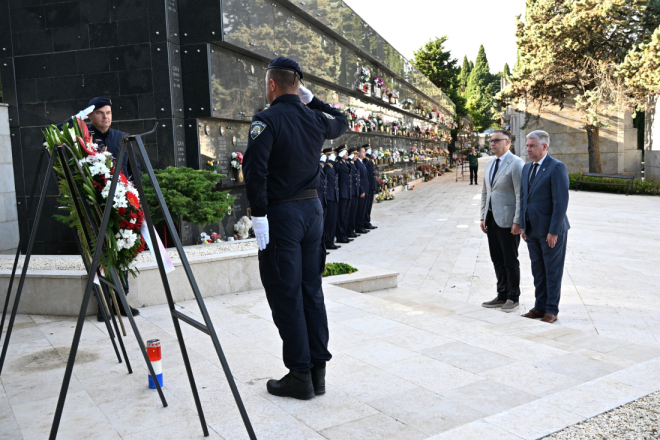 Istarski župan Boris Miletić položio vijence na spomen-obilježjima u povodu Dana policije