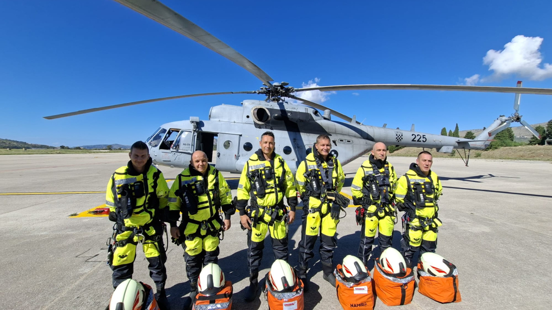 Istarski vatrogasci se spuštali s lebdećeg helikoptera