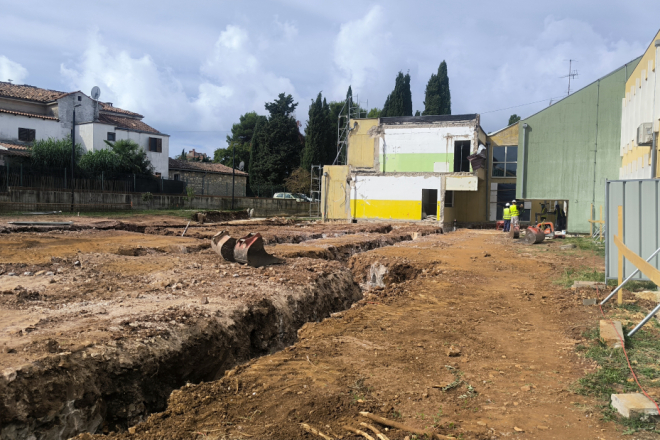 Evo kako napreduje rekonstrukcija i dogradnja OŠ Jurja Dobrile u Rovinju