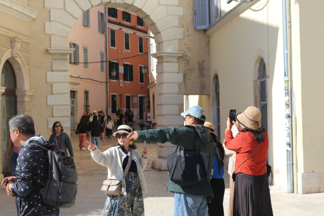ĐIR GRADOM Rovinj i u listopadu pun turista: U gradu boravi oko 11 tisuća gostiju