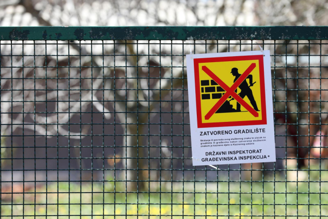 Bespravno gradila građevine i bazen na zaštićenom području u Rovinju, falsificirala i dokumente...