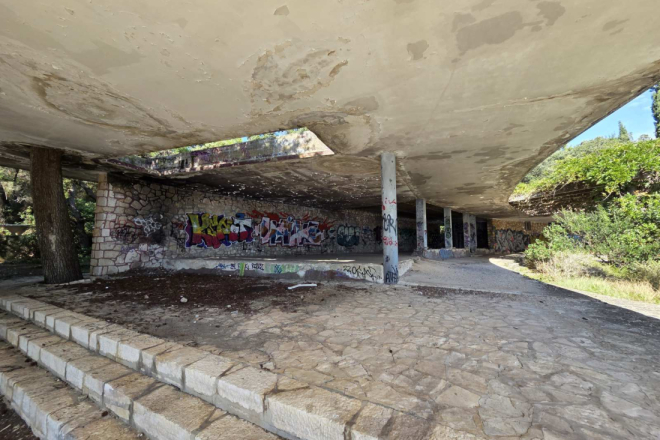 Škaraba: Od kultnog okupljališta mladih do zaboravljene ljetne pozornice