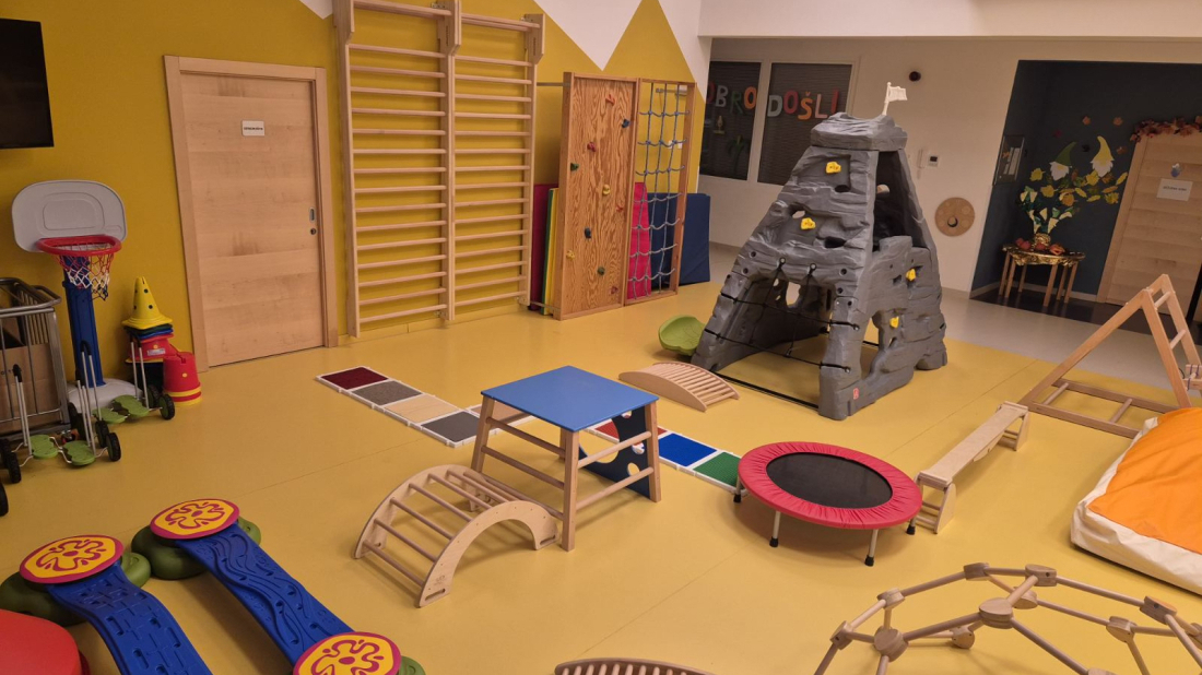 U Žminju opremljena sportska dvorana novog vrtića uz potporu Ministarstva demografije