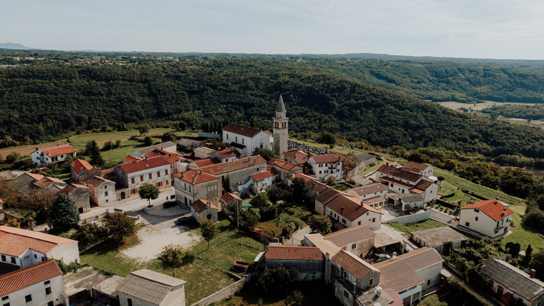 Sve je spremno za internacionalni sajma pršuta u Tinjanu ovog vikenda!