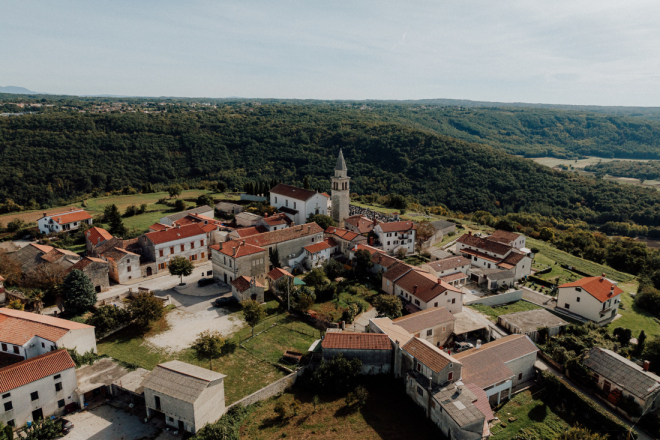 Sve je spremno za internacionalni sajma pršuta u Tinjanu ovog vikenda!