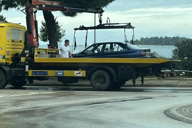 Rovinj: Sletio autom s ceste i udario u stablo - policija otkriva detalje