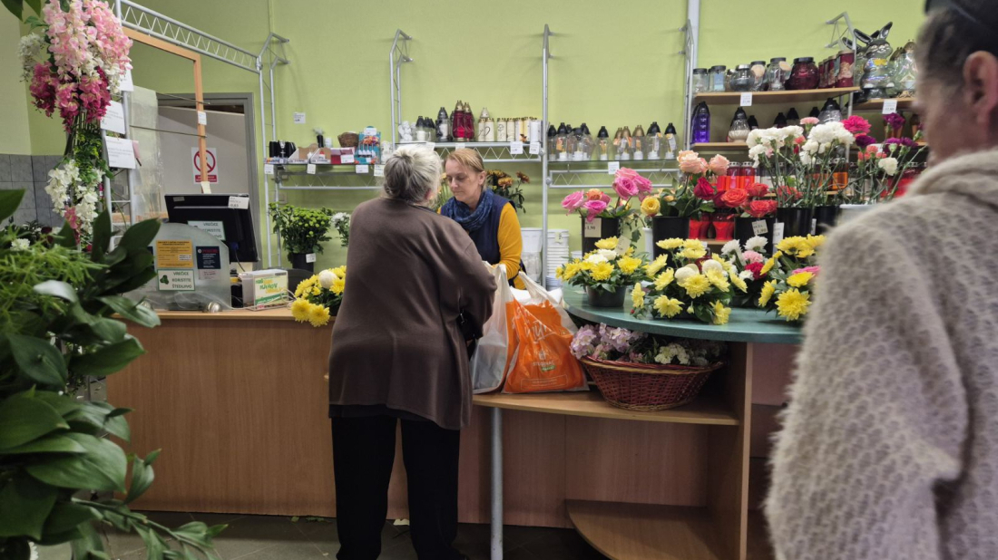 Cvjećarnica 'Dalia' u Puli ima pune ruke posla uoči blagdana Svih svetih - evo što se najviše kupuje!