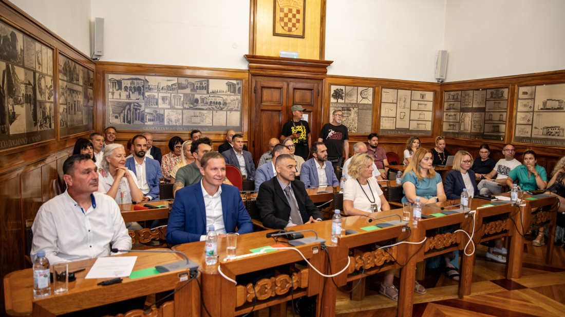 Vijećnica Pršo traži veće satnice pomoćnicima u nastavi: „Pula mora prestati biti na dnu“