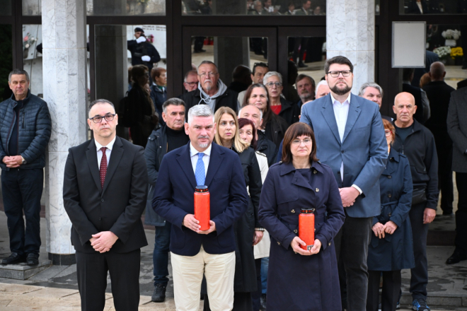 Foto: Polaganjem vijenaca svečano obilježen blagdan Svih svetih i Dušni dan