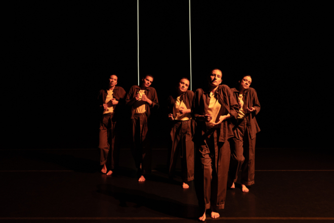 Miris kiše na ispucaloj zemlji – Zagrebački plesni ansambl gostuje u INK-u s predstavom “Petricore”