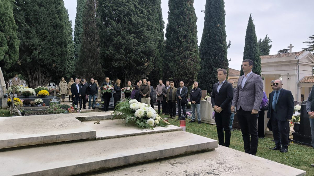 U Rovinju položeni vijenci povodom blagdana Svih svetih i Dušnog Dana