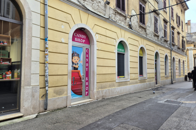 FOTO PRIČA: Pustoš u Ulici Sergijevaca: Kad trgovine spuste rolete i srce Pule se ugasi