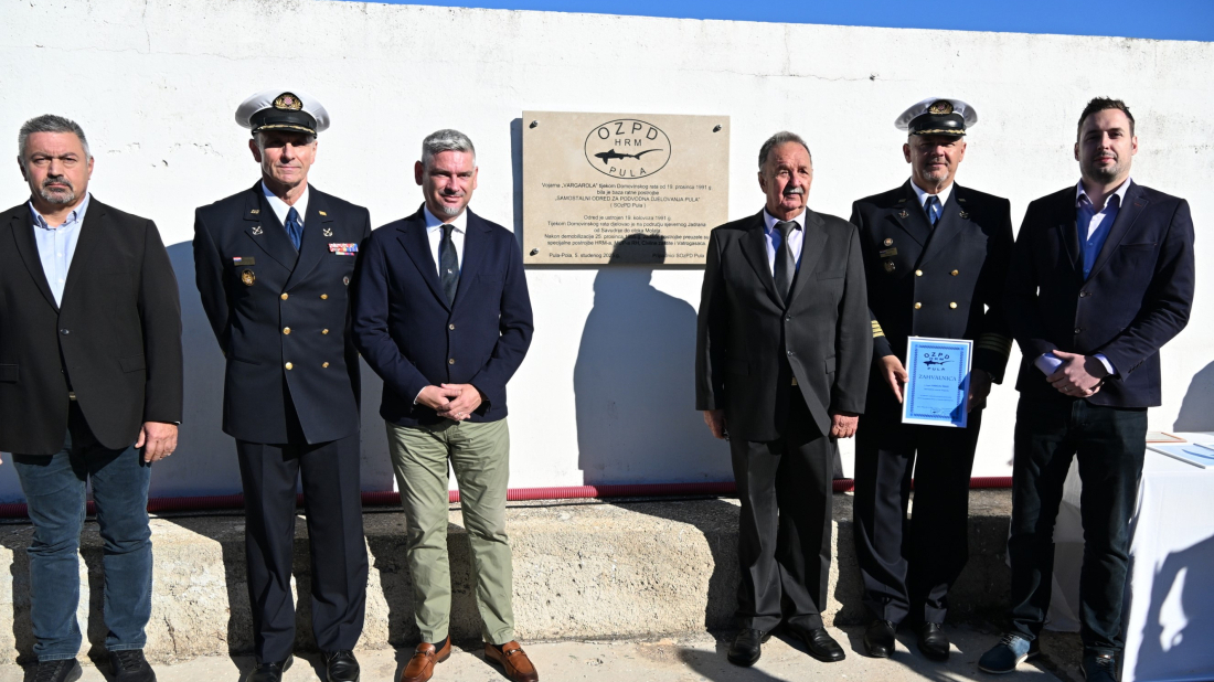 U vojarni Vargarola otkrivena spomen-ploča ratnim roniocima iz Domovinskog rata!