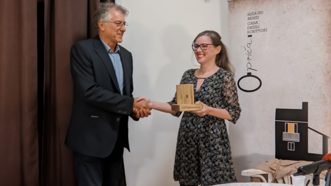 Marin Budiša uručio Luci Kozini književnu nagradu Istarske županije koja nosi ime po njegovom pokojnom bratu
