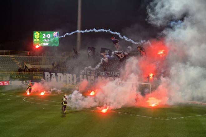 Istra 1961 i Dinamo kažnjeni s čak 18 tisuća eura zbog velike bakljade u Puli!