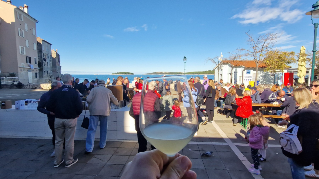 MARTINJA BEZ TAKUINA Ovog utorka u Rovinju besplatno kušajte mlada vina lokalnih vinara