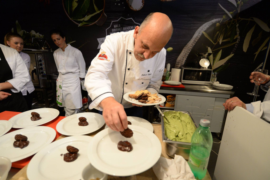 OIL LAB u Vodnjanu: chef Robert Perić vodi gastro laboratorij na Danima ...