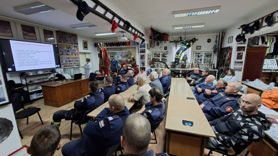 Rovinjski vatrogasci obilježili Svjetski dan dijabetesa javnozdravstvenom akcijom uz edukaciju i mjerenja