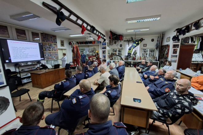Rovinjski vatrogasci obilježili Svjetski dan dijabetesa javnozdravstvenom akcijom uz edukaciju i mjerenja
