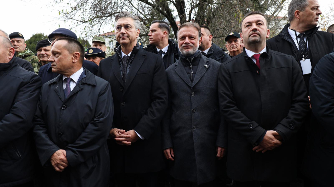 Plenković u Vukovaru: Iskazati pijetet prema herojskoj obrani grada koji je simbol otpora