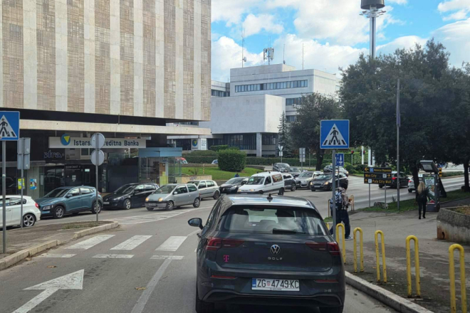 Dvojac mačem i pištoljem u Puli zastrašivao građane, policija ih uhitila!