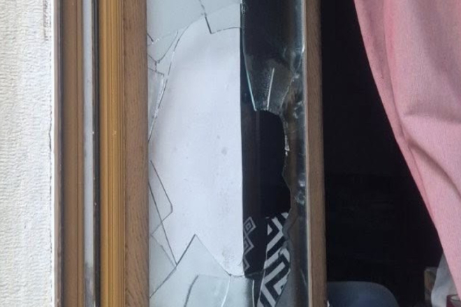 Vandali u Savičenti provalili u kapelicu, iščupali biljke i table na ulazu u mjesto, načelnik ogorčen!